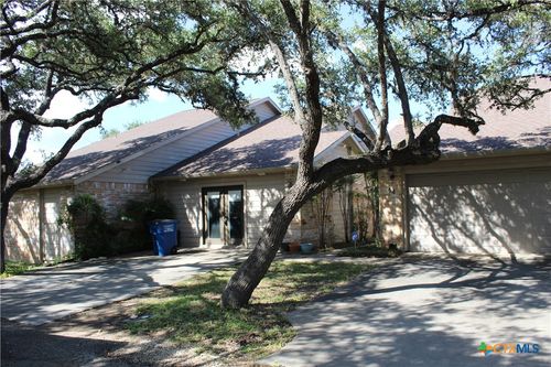46 Oak Villa Rd, Canyon Lake, TX, 78133-3102 | Card Image