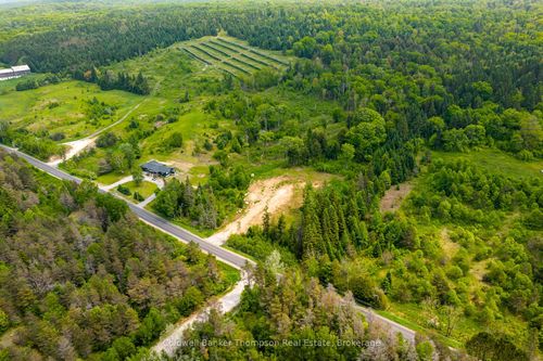 223 Peggs Mountain Rd, Burks Falls, ON, P0A1C0 | Card Image