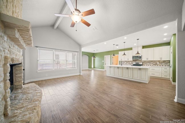 7006 Robin Hood Way, House other with 3 bedrooms, 3 bathrooms and null parking in Schertz TX | Image 6