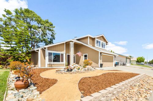 268 Marna Dr, Vacaville, CA, 95687-6676 | Card Image