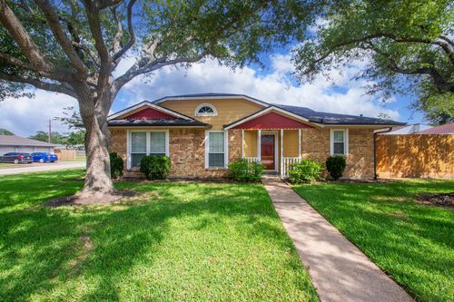 2905 Hamm Rd, Pearland, TX, 77581-5549 | Card Image