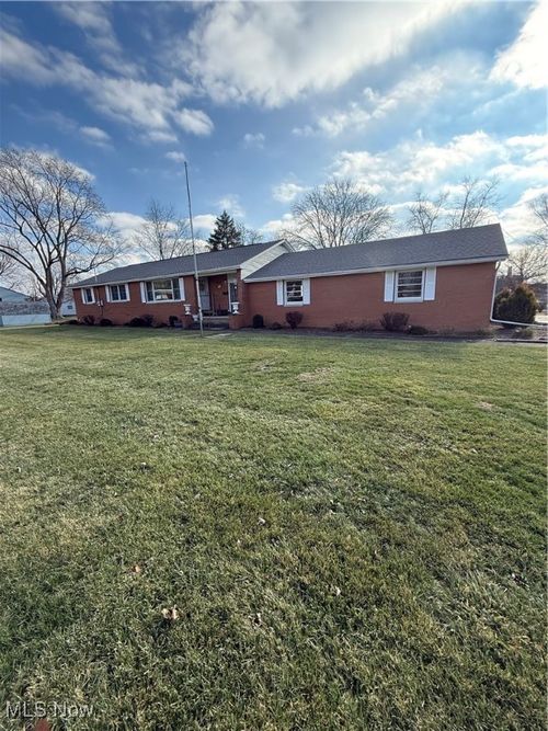 964 Country Club Dr, Zanesville, OH, 43701-1438 | Card Image