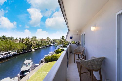 307-6815 Edgewater Dr, Coral Gables, FL, 33133-7043 | Card Image