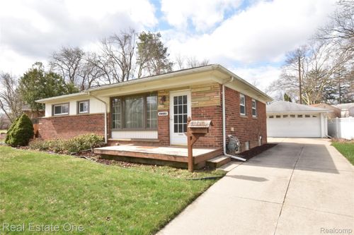 36685 Angeline Cir, Livonia, MI, 48150-2575 | Card Image