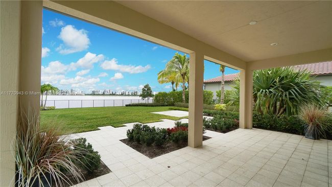 8725 Parkland Bay Dr, House other with 4 bedrooms, 5 bathrooms and null parking in Parkland FL | Image 6