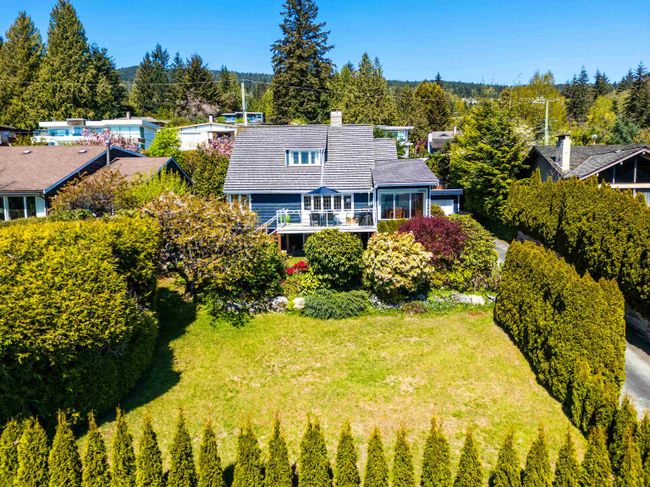 2115 Queens Avenue, House other with 5 bedrooms, 3 bathrooms and 4 parking in West Vancouver BC | Image 1