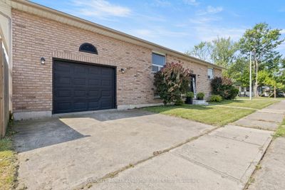 301 Chaffey St, House other with 2 bedrooms, 2 bathrooms and 3 parking in Welland ON | Image 3