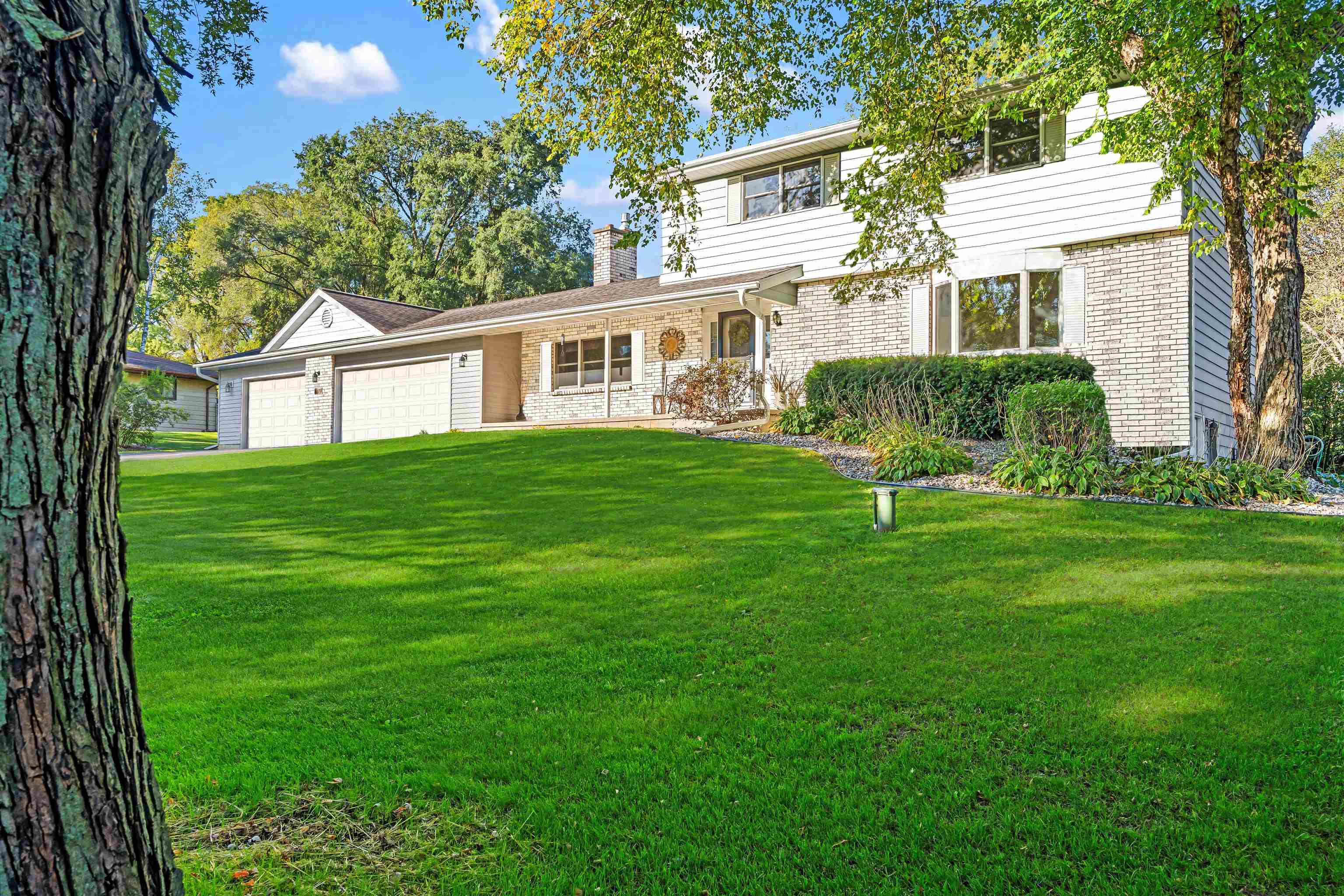 Sprecher Rd, Madison, WI 53718