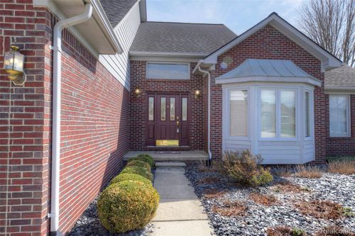 15756 Lamont Drive, Macomb Township, MI, 48042 | Card Image