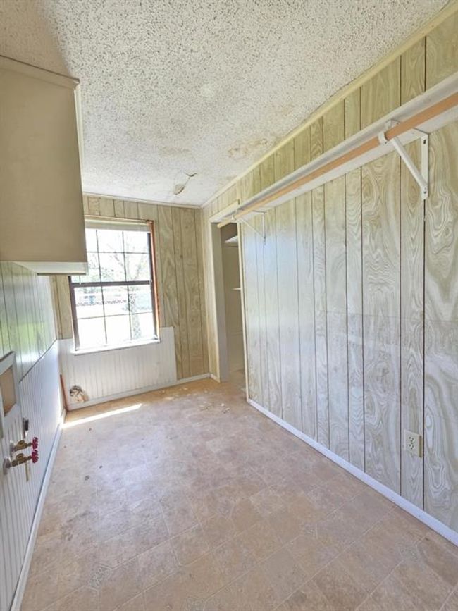 235 2 Nd St, House other with 3 bedrooms, 2 bathrooms and null parking in Van Vleck TX | Image 16