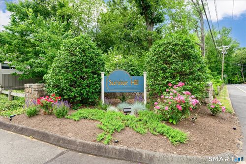 213-213 Sunrise Hill Ln, Norwalk, CT, 06851-2145 | Card Image