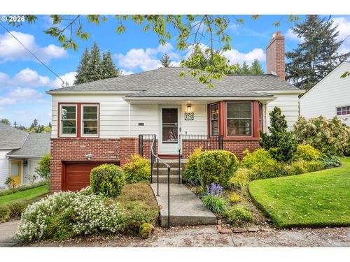 7748 Sw Burlingame Ave, Portland, OR, 97219-4442 | Card Image