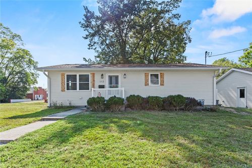 113 N Elm St, Windsor, IL, 61957-1415 | Card Image