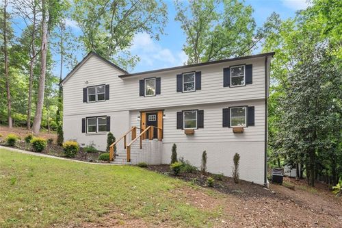 800 Breckinridge Rd Sw, Marietta, GA, 30064-2933 | Card Image