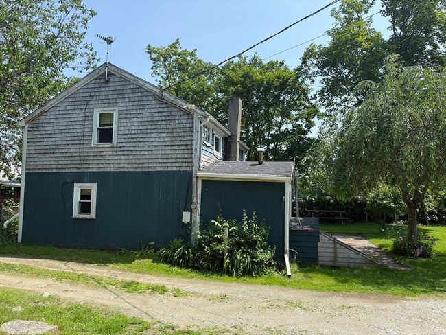 143 S Main St, House other with 2 bedrooms, 1 bathrooms and 4 parking in Acushnet MA | Image 4