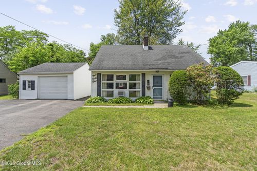 943 Obrien Ave, Schenectady, NY, 12303-3673 | Card Image