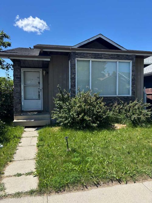 31 Martindale Close Ne, Calgary, AB, T3J2V2 | Card Image