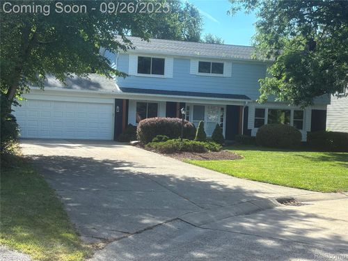 29621 Fernhill Dr, Farmington Hills, MI, 48334-2025 | Card Image