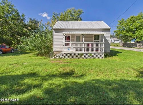 802 Patterson St, Duenweg, MO, 64841-1050 | Card Image