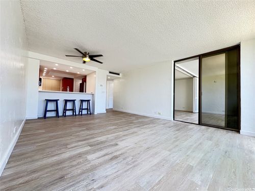 32c-500 Lunalilo Home Rd, Honolulu, HI, 96825-1742 | Card Image