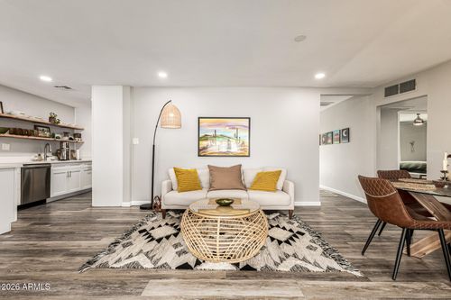 620 E Encanto Dr, Tempe, AZ, 85281-6833 | Card Image