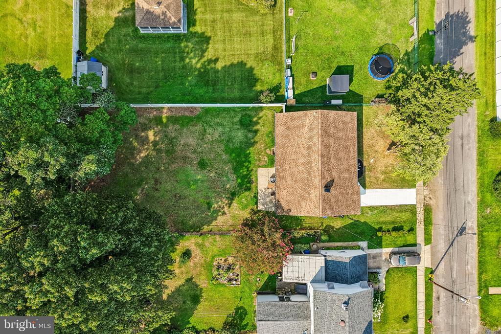 Residential in MAPLE SHADE 4