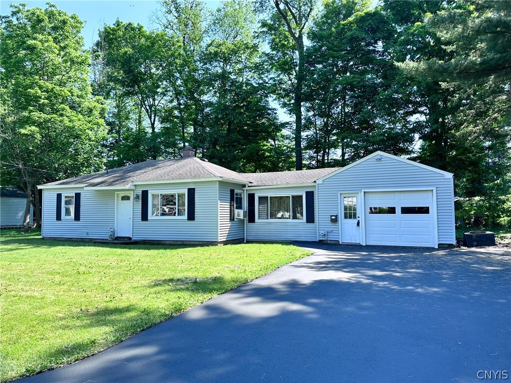 Pinecrest Rd, New Hartford, NY 13413