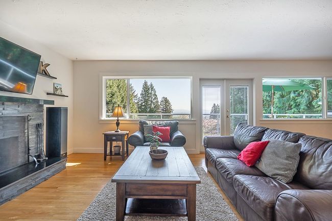 3055 Lazy A Street, House other with 6 bedrooms, 2 bathrooms and 4 parking in Coquitlam BC | Image 6