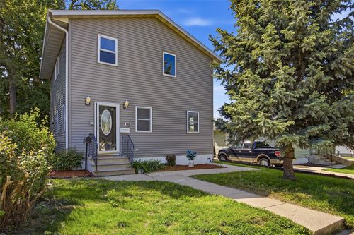 3806 E Ave Ne, Cedar Rapids, IA, 52402-5627 | Card Image