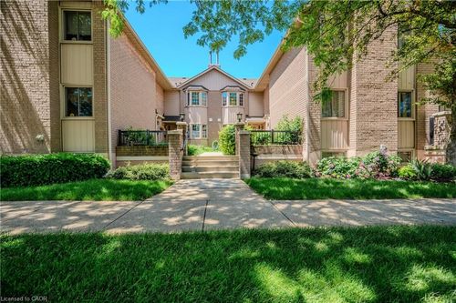 21-38 Elora Dr, Hamilton, ON, L9C7L4 | Card Image
