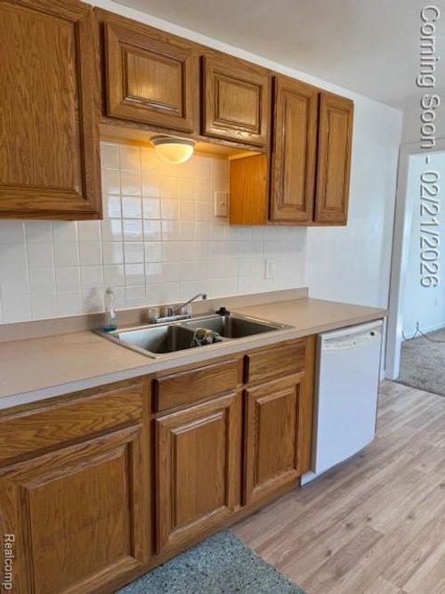 494 Nevada Ave, Pontiac, MI, 48341-2549 | Card Image