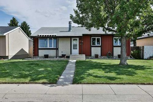 414 12 Ave N, Lethbridge, AB, T1H1P3 | Card Image