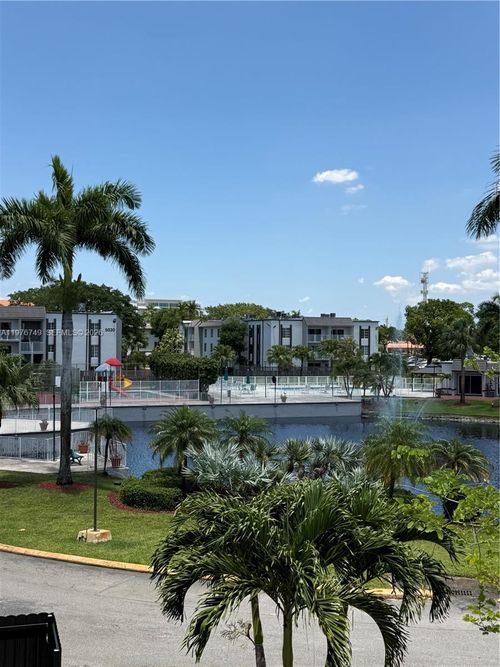 205-4920 Nw 79th Ave, Doral, FL, 33166-5420 | Card Image