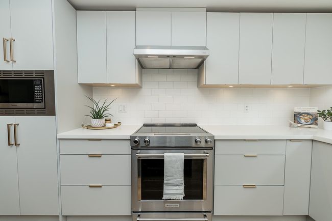 202 - 80 Elgin St, Townhouse with 2 bedrooms, 3 bathrooms and 1 parking in Port Moody BC | Image 6