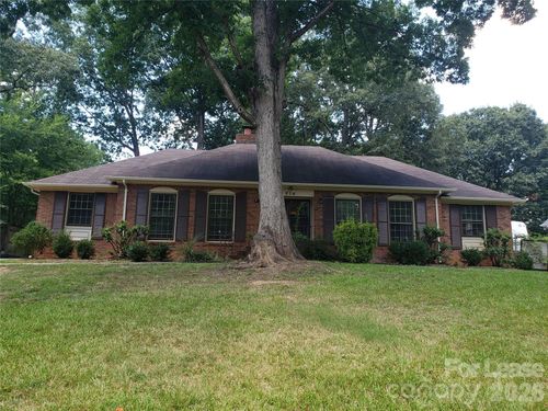 814 Pineborough Rd, Charlotte, NC, 28212-7047 | Card Image