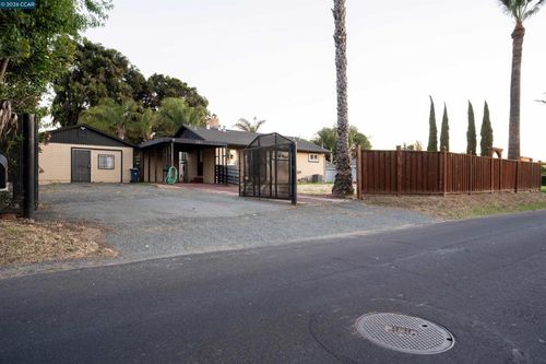 141 Carol Ln, Oakley, CA, 94561-1603 | Card Image