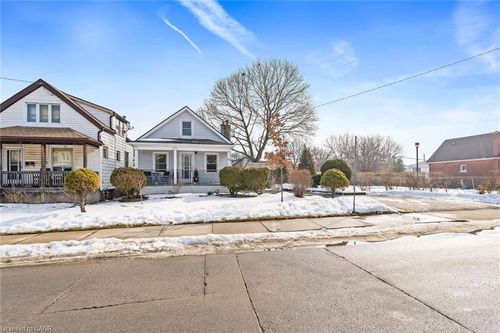 88 Graham Ave N, Hamilton, ON, L8H4J9 | Card Image