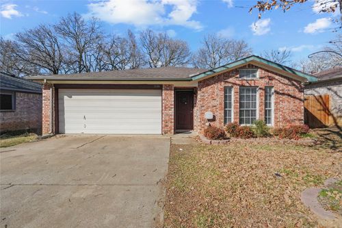 1116 Hidden Creek Dr, Mansfield, TX, 76063-6209 | Card Image