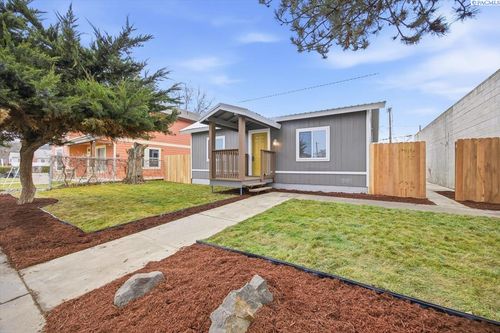 609 W Clark St, Pasco, WA, 99301-5523 | Card Image