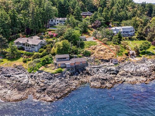 6000 Lockehaven Dr, Saanich, BC, V8N4J5 | Card Image