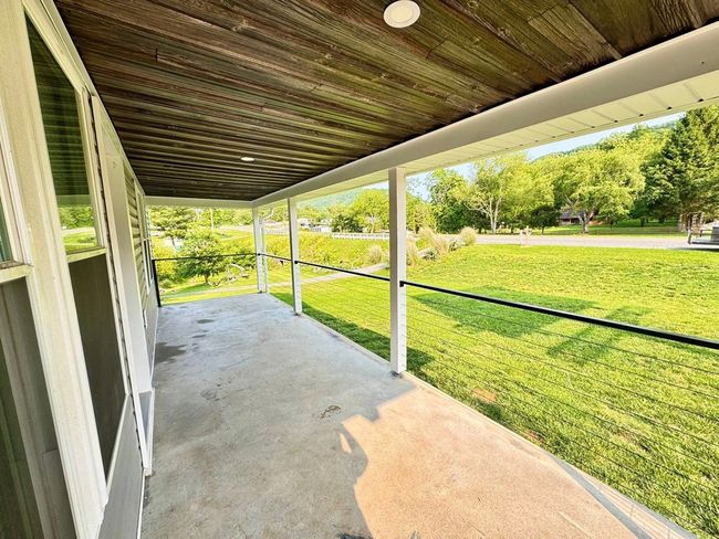 18437 Governor G C Peery Hwy, House other with 3 bedrooms, 2 bathrooms and null parking in Pounding Mill VA | Image 30