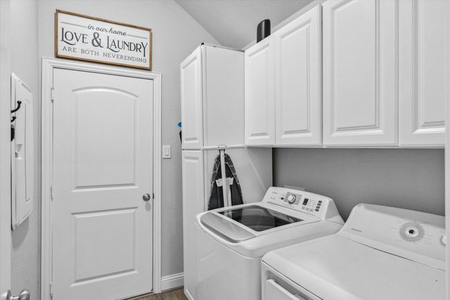 Walk in laundry room | Image 25