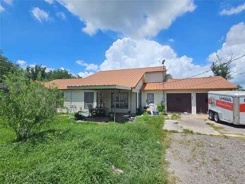 712 Oak Ave, Highlands, TX, 77562-2746 | Card Image