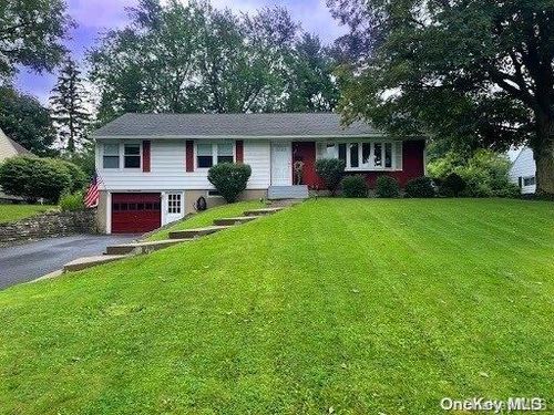 117 E Granger Rd, Syracuse, NY, 13219-1512 | Card Image