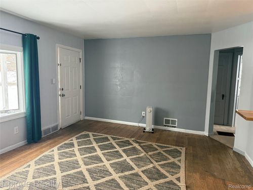 2468 Fernwood Ave, Ann Arbor, MI, 48104-5281 | Card Image