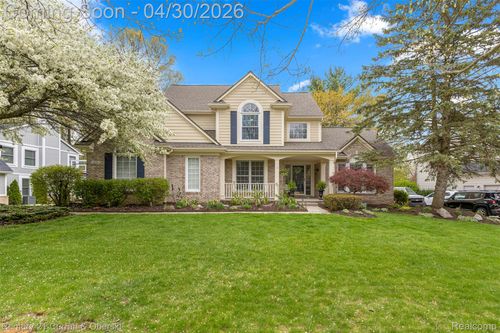 1424 Woodbridge Ln, Wixom, MI, 48393-1673 | Card Image