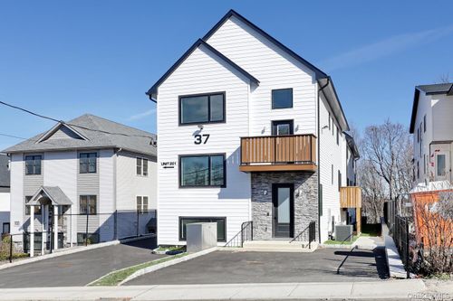 201-37 Ewing Ave, Spring Valley, NY, 10977-4202 | Card Image