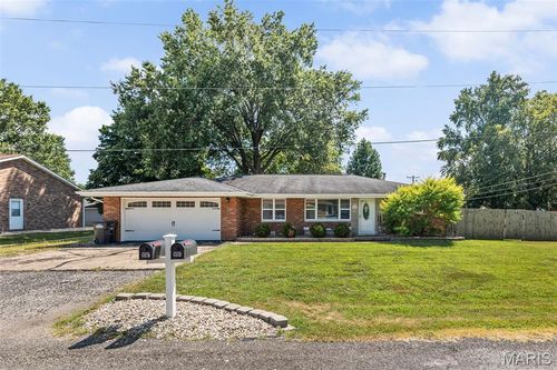 102 Park St, Brighton, IL, 62012-1170 | Card Image