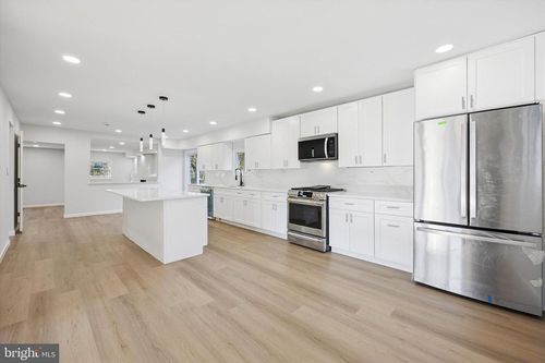 5 S Syracuse Dr, CHERRY HILL, NJ, 08034-1237 | Card Image