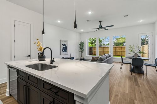 4661 Phlox St, Houston, TX, 77051-2845 | Card Image
